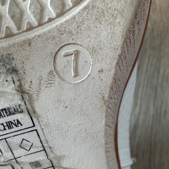 Pierre dumas- White Women's Boots- size 7 (runs large) - Picture 6 of 6